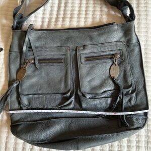 JUICY COUTURE WOMENS LEATHER CROSSBODY. BLUE GREY.